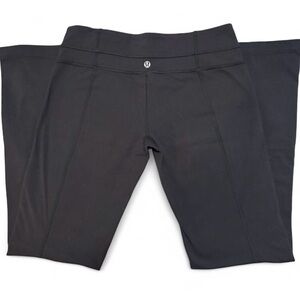 Black Lululemon yoga pants. Size 8.